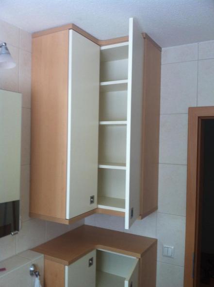 Badezimmer Eckschrank